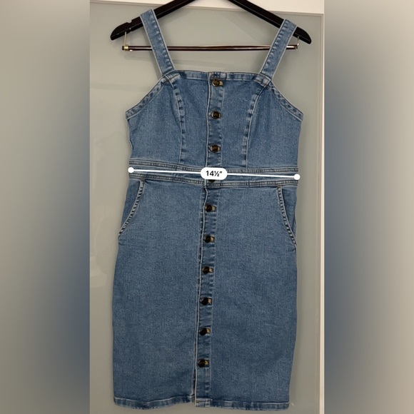 Lee Denim Dress 💙 - Picture 2 of 5